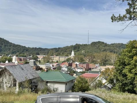 212 Bennett Avenue Weston WV 26452