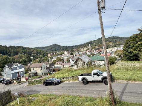 212 Bennett Avenue Weston WV 26452