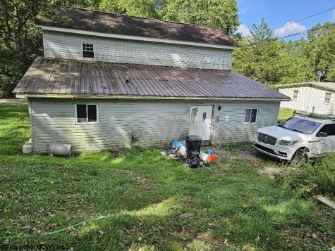 3445 Webster Pike Grafton WV 26354
