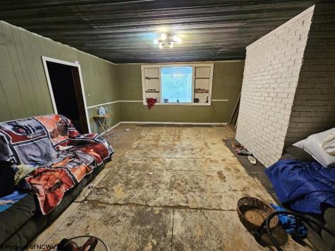 3445 Webster Pike Grafton WV 26354