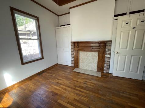 807 Indiana Avenue Nutter Fort WV 26301-4561