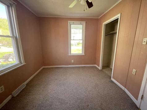 807 Indiana Avenue Nutter Fort WV 26301-4561