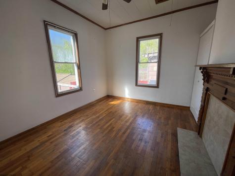 807 Indiana Avenue Nutter Fort WV 26301-4561