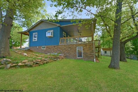 1114 Harvatis Street Morgantown WV 26508