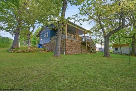 1114 Harvatis Street Morgantown WV 26508