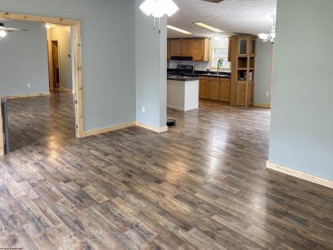 673 Pond Road Morgantown WV 26508