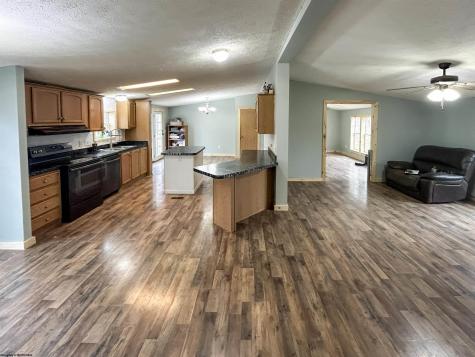 673 Pond Road Morgantown WV 26508