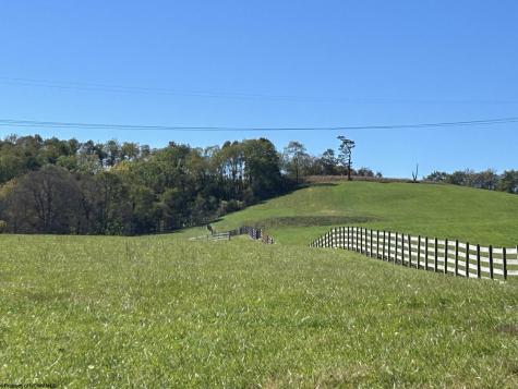 78 Moccasin Rocks Road Bruceton Mills WV 26525