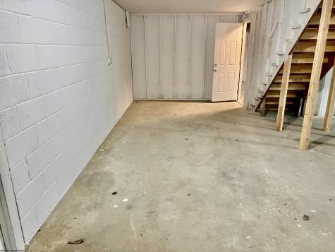 777 Nicholson Loop Morgantown WV 26508