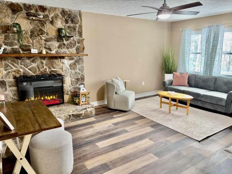 777 Nicholson Loop Morgantown WV 26508