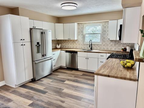 777 Nicholson Loop Morgantown WV 26508