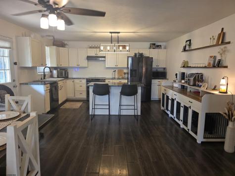 505 Thomas Street Shinnston WV 26431