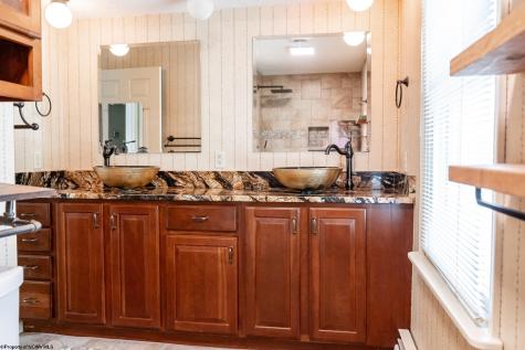 609 Southern Pines Drive Oakland MD 21550