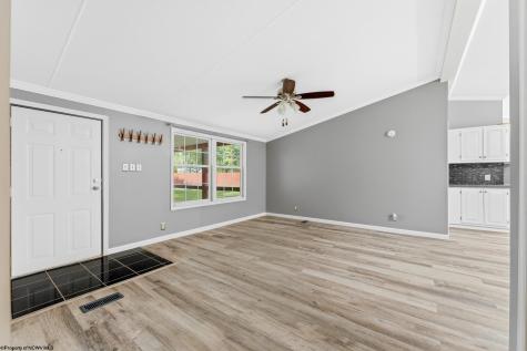 58 Mayhew Lane Morgantown WV 26508