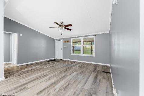 58 Mayhew Lane Morgantown WV 26508