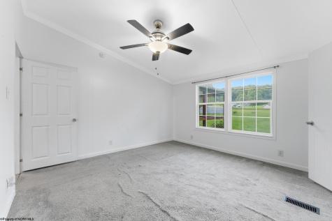 58 Mayhew Lane Morgantown WV 26508