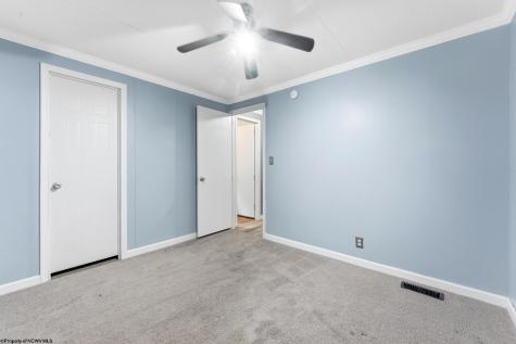 58 Mayhew Lane Morgantown WV 26508