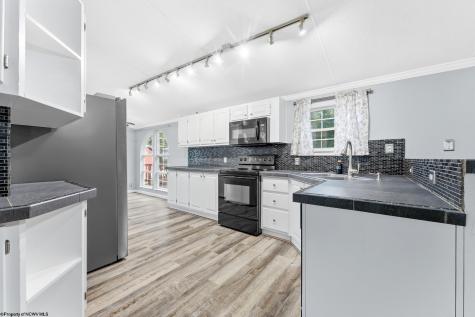 58 Mayhew Lane Morgantown WV 26508