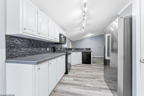 58 Mayhew Lane Morgantown WV 26508