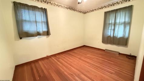 1812 Pearlman Avenue Clarksburg WV 26301-1625