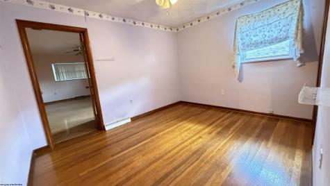 1812 Pearlman Avenue Clarksburg WV 26301-1625
