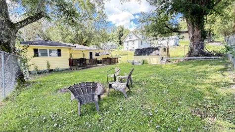 1812 Pearlman Avenue Clarksburg WV 26301-1625
