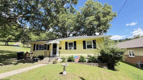 1812 Pearlman Avenue Clarksburg WV 26301-1625