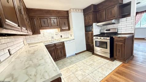 1812 Pearlman Avenue Clarksburg WV 26301-1625