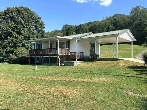 17 Hannah Lane Fairview WV 26570