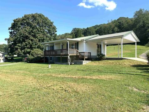 17 Hannah Lane Fairview WV 26570