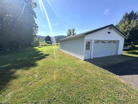 17 Hannah Lane Fairview WV 26570