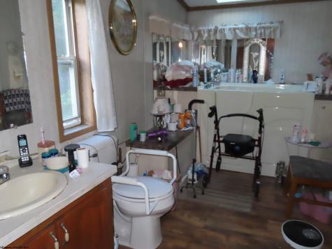 98 Wolford Ln Lane Dryfork WV 26263