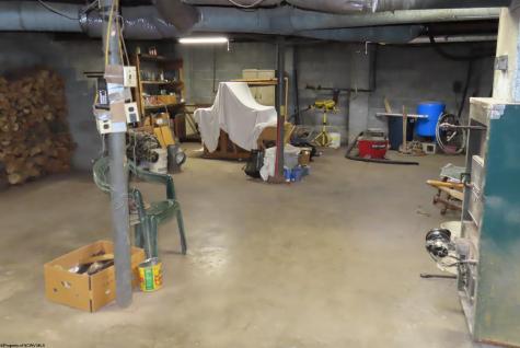 98 Wolford Ln Lane Dryfork WV 26263