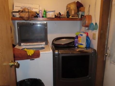 98 Wolford Ln Lane Dryfork WV 26263