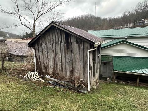 318 Broad Street Weston WV 26452