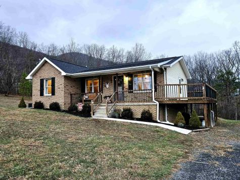 149 Stratus Drive Cabins WV 26855