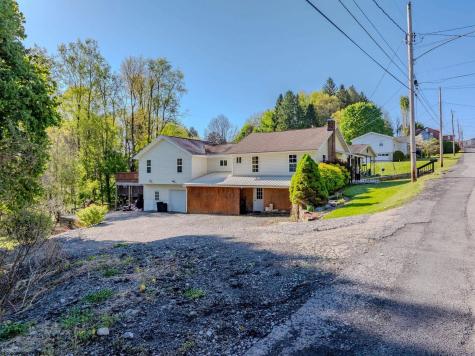 122 Center Street Kingwood WV 26537