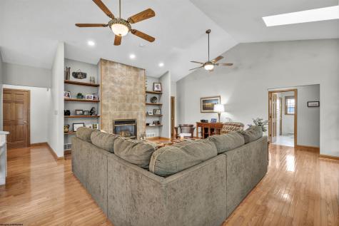 31 Jo Glen Drive Morgantown WV 26508