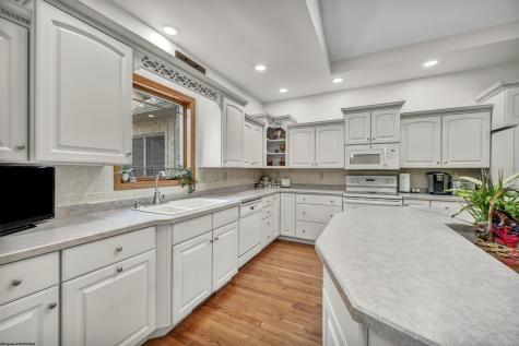 31 Jo Glen Drive Morgantown WV 26508