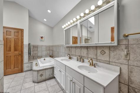 31 Jo Glen Drive Morgantown WV 26508