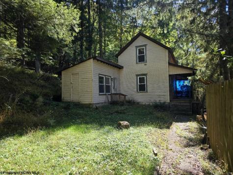 302 Harpertown Road Elkins WV 26241