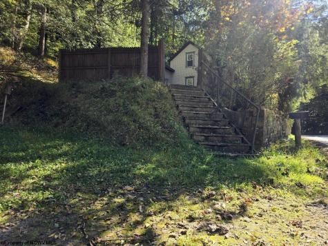 302 Harpertown Road Elkins WV 26241