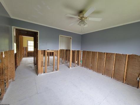 20 Hillcrest Drive Mount Clare WV 26408