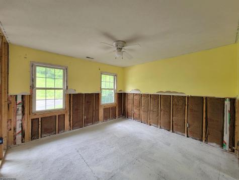 20 Hillcrest Drive Mount Clare WV 26408