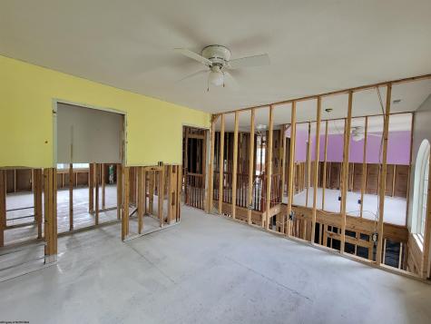 20 Hillcrest Drive Mount Clare WV 26408