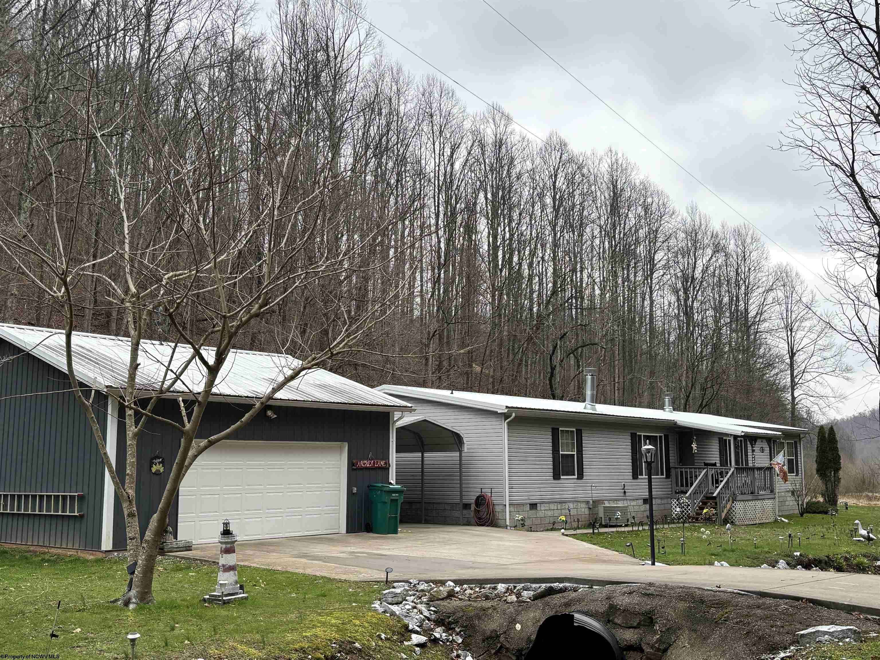 1058 Bean Hollow West Union WV 26456