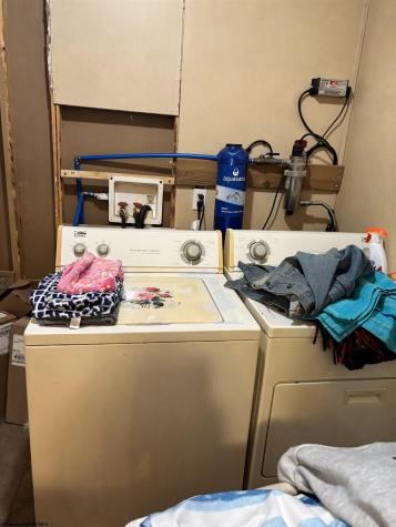 1058 Bean Hollow West Union WV 26456