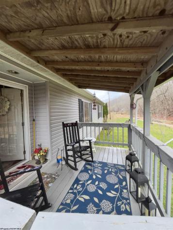 1058 Bean Hollow West Union WV 26456