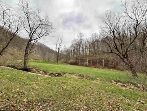 1058 Bean Hollow West Union WV 26456