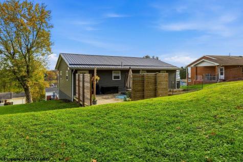 1809 Lafayette Circle Fairmont WV 26554